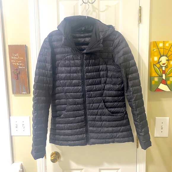 Lululemon Pack it Down Jacket Sz 12 Camo - Picture 2 of 6